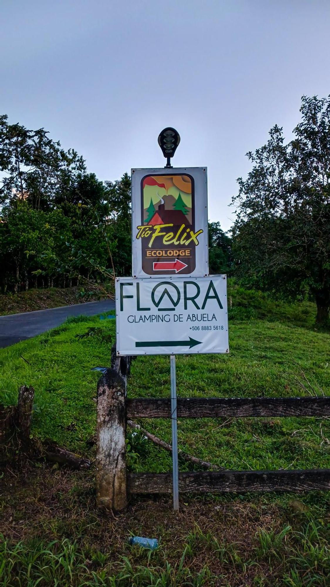 Villa Flora Glamping De Abuela La Fortuna Esterno foto