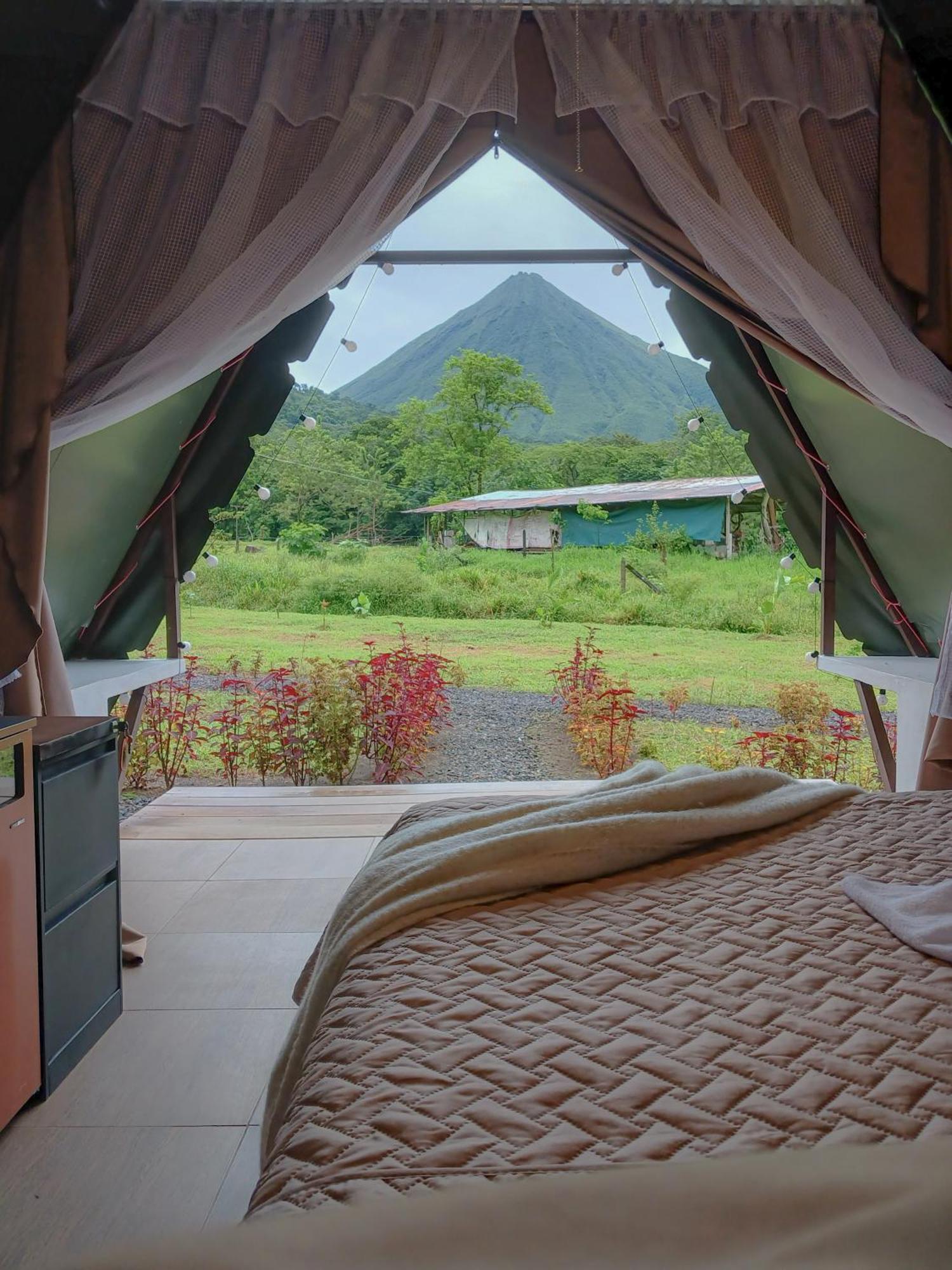 Villa Flora Glamping De Abuela La Fortuna Esterno foto
