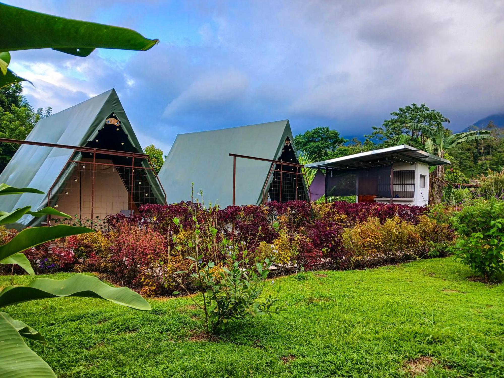 Villa Flora Glamping De Abuela La Fortuna Esterno foto