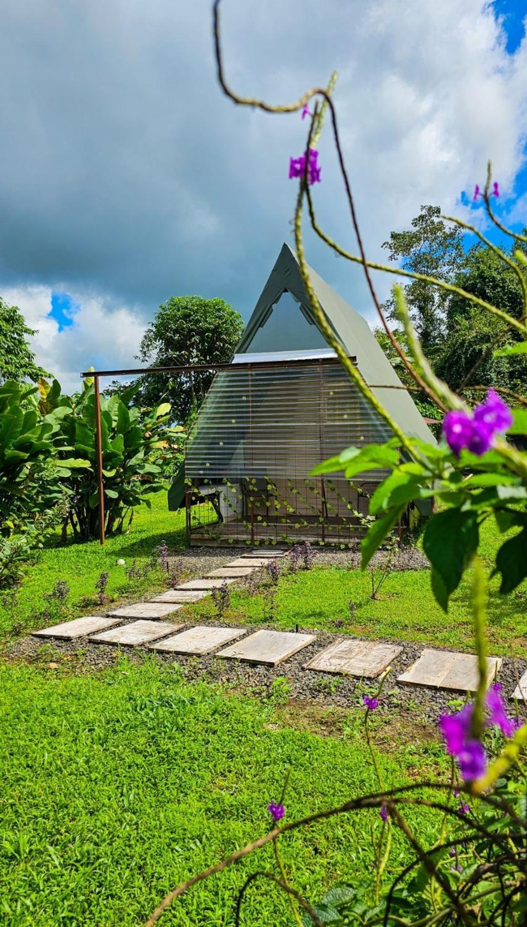 Villa Flora Glamping De Abuela La Fortuna Esterno foto
